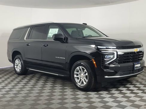 New 2026 Chevrolet Suburban LS image 2