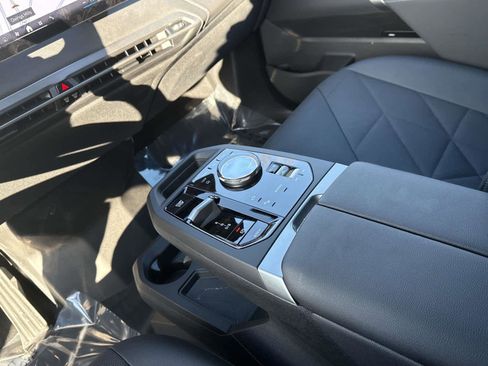 Used 2025 BMW iX xDrive50 w/ Premium Package image 21