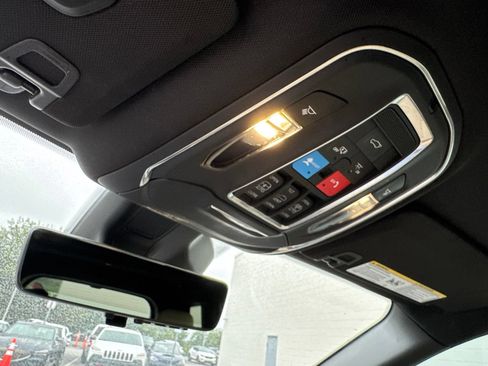 Used 2023 Jeep Grand Cherokee L Limited w/ Luxury Tech Group II AWD/4WD image 31