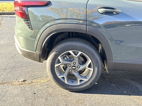 New 2025 Chevrolet Trax LT w/ Driver Confidence Package image 17