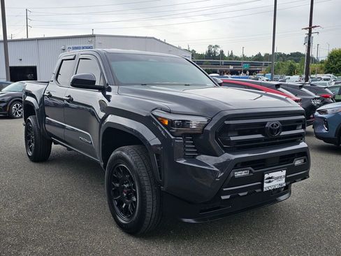 Used 2024 Toyota Tacoma SR5 AWD/4WD image 8