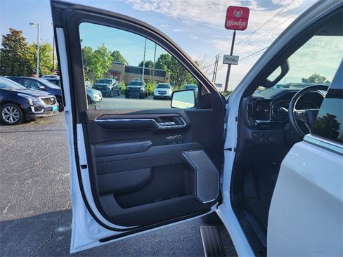 Used 2024 Chevrolet Silverado 1500 High Country w/ Technology Package image 44