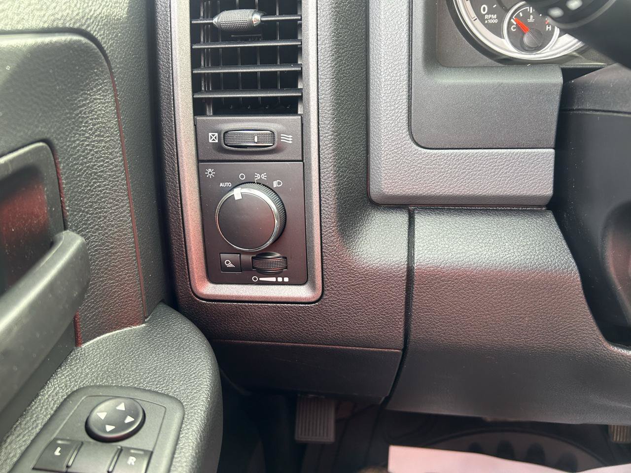 Used 2016 RAM 1500 ST w/ SXT Appearance Group AWD/4WD image 24