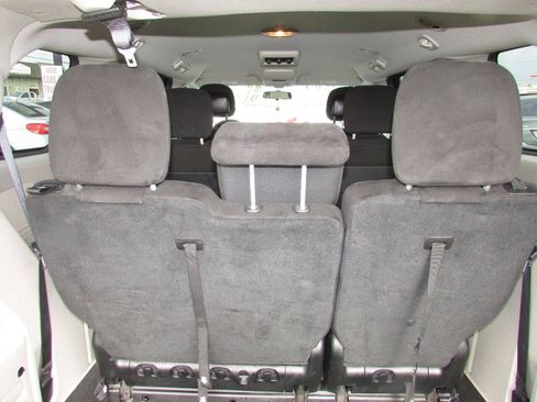 Used 2015 Dodge Grand Caravan SXT FWD image 22