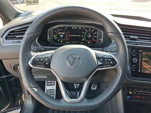 Used 2022 Volkswagen Tiguan SEL R-Line image 21