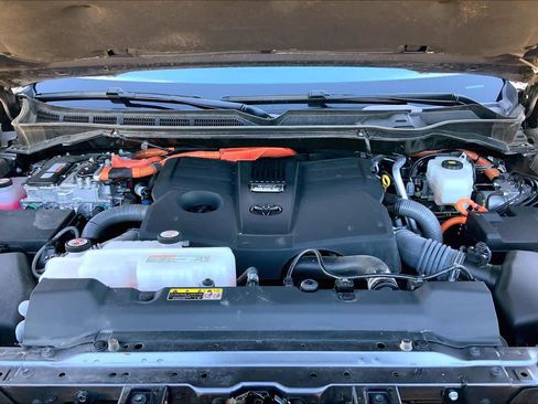 Used 2024 Toyota Sequoia SR5 image 33