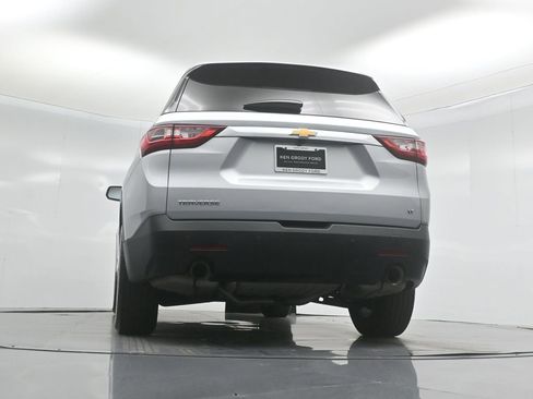 Used 2021 Chevrolet Traverse LT image 52