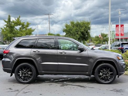 Used 2021 Jeep Grand Cherokee Altitude AWD/4WD image 6