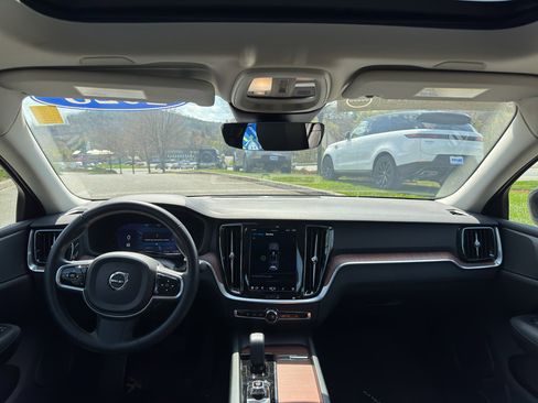 Used 2023 Volvo S60 B5 Plus w/ Climate Package AWD/4WD image 10