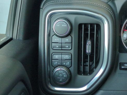 Used 2023 Chevrolet Silverado 3500 High Country w/ Technology Package AWD/4WD image 39