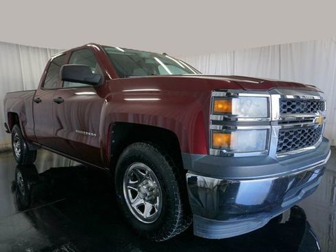 Used 2014 Chevrolet Silverado 1500 W/T w/ Trailering Package image 2