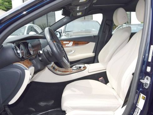 Used 2019 Mercedes-Benz E 450 4MATIC Sedan w/ Premium Package image 19