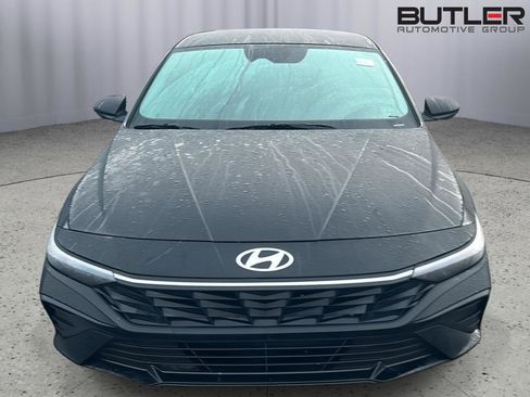 Used 2025 Hyundai Elantra Sport w/ Cargo Package image 4