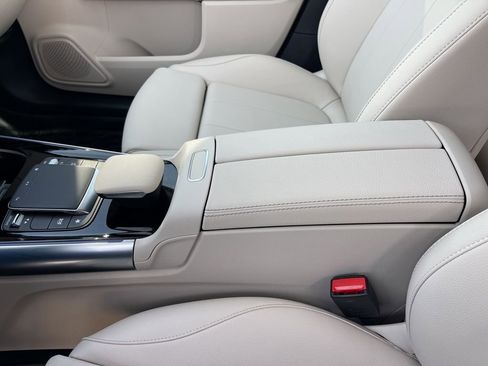 Used 2023 Mercedes-Benz GLA 250 4MATIC image 15