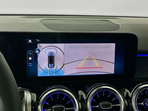 New 2026 Mercedes-Benz GLB 250 image 14