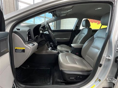 Used 2017 Hyundai Elantra Limited FWD image 11