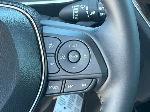 Used 2026 Toyota Corolla Cross XLE w/ Convenience Package FWD image 14