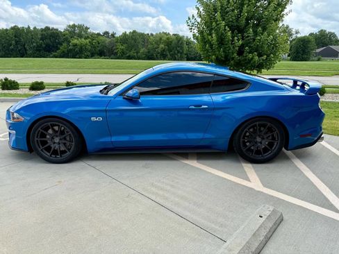 Used 2019 Ford Mustang GT image 5