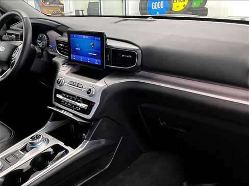 Used 2023 Ford Explorer XLT w/ Equipment Group 202A AWD/4WD image 14