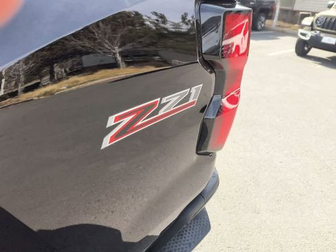 Used 2024 Chevrolet Colorado Z71 w/ Z71 Convenience Package 2 image 26