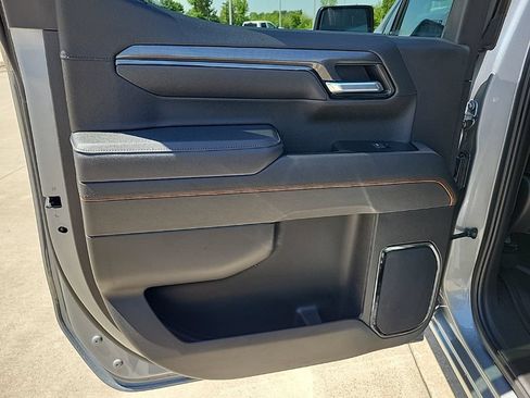 Used 2025 GMC Sierra 1500 AT4 w/ Technology Package AWD/4WD image 13