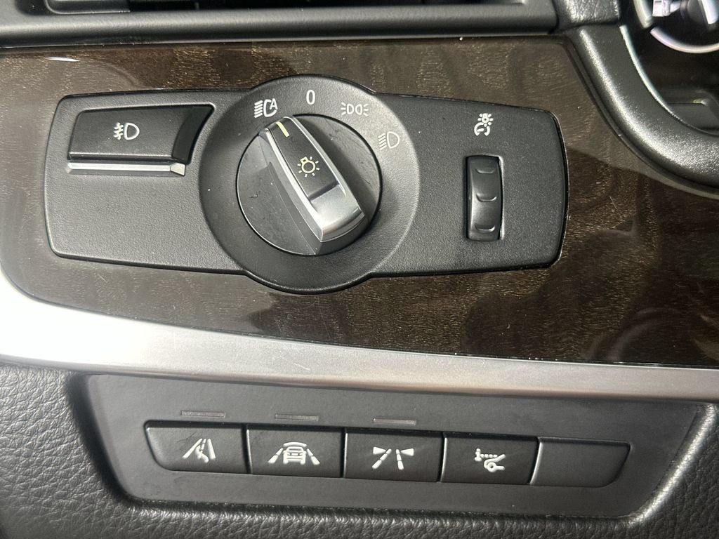 Used 2014 BMW 550i xDrive Sedan AWD/4WD image 21