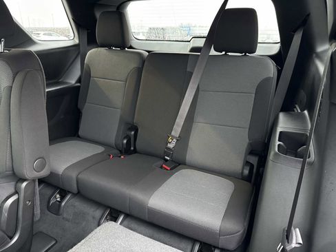 Used 2023 Chevrolet Traverse LT image 21