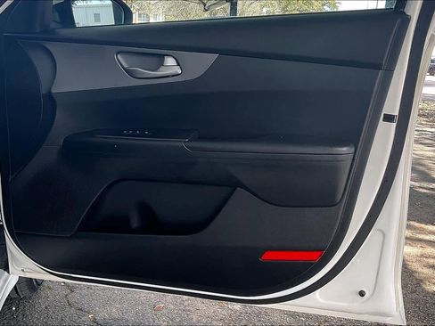 Used 2019 Kia Forte LXS image 21