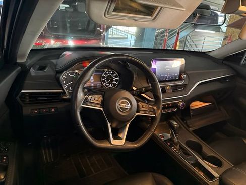 Used 2019 Nissan Altima 2.5 SR FWD image 6