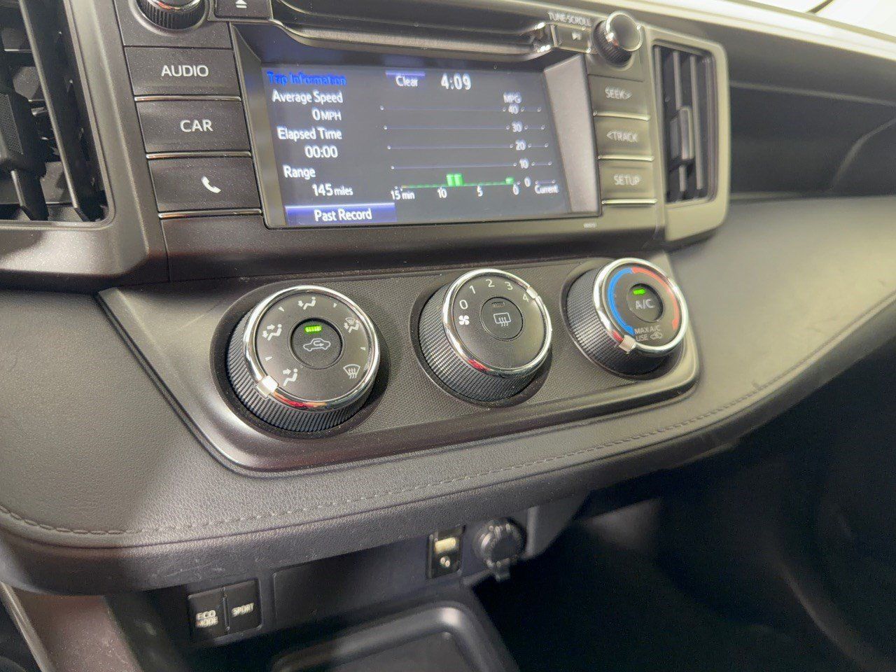 Used 2018 Toyota RAV4 LE w/ Carpet Mat Package AWD/4WD image 22