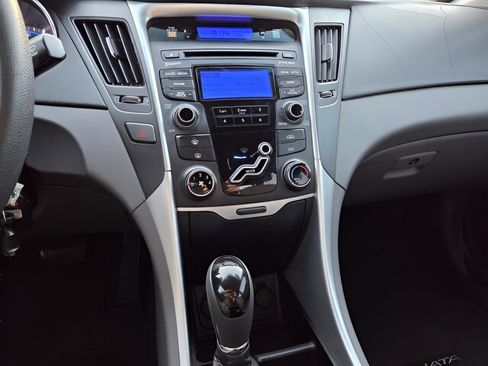 Used 2012 Hyundai Sonata GLS image 14