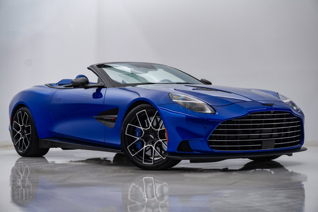 Used 2026 Aston Martin Vanquish Convertible RWD image 1
