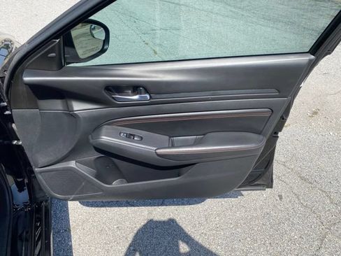 Used 2021 Nissan Altima 2.5 SR w/ SR Premium Package FWD image 19