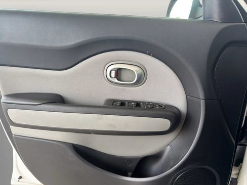 Used 2016 Kia Soul FWD image 12