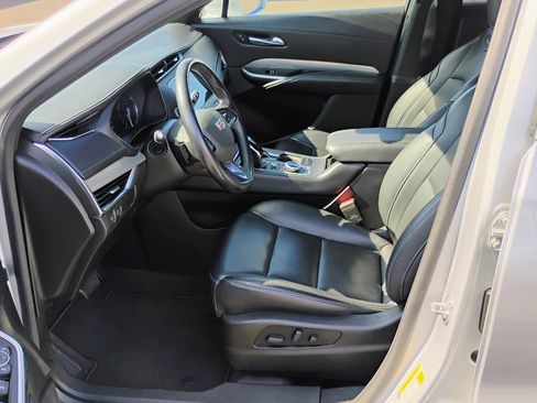 Used 2020 Cadillac XT4 Premium Luxury image 13
