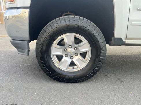 Used 2018 Chevrolet Silverado 1500 LT w/ All Star Edition image 18