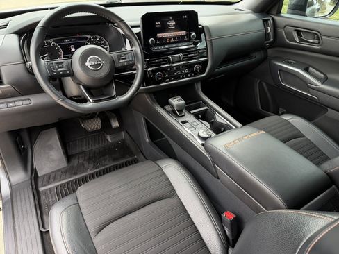 Used 2023 Nissan Pathfinder Rock Creek image 2