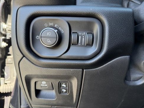 Used 2019 RAM 1500 Big Horn image 12