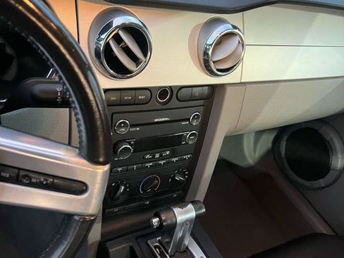 Used 2008 Ford Mustang Premium RWD image 9