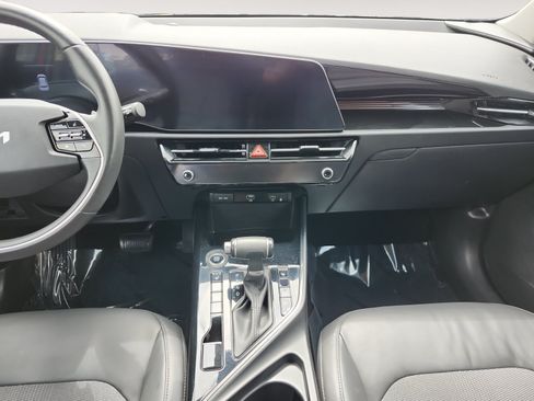 Used 2023 Kia Niro EX FWD image 12