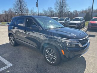 Used 2021 Kia Seltos LX video 1