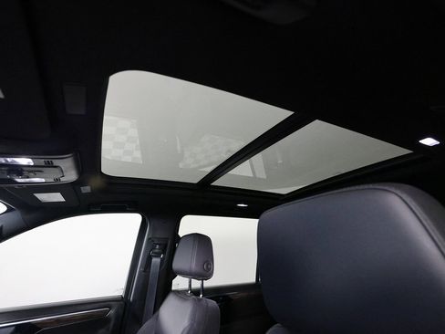 Used 2025 Chevrolet Suburban Z71 w/ Comfort Package image 20