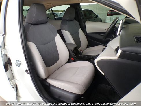 Used 2020 Toyota Corolla LE w/ Carpet Mat Package (TMS) image 24