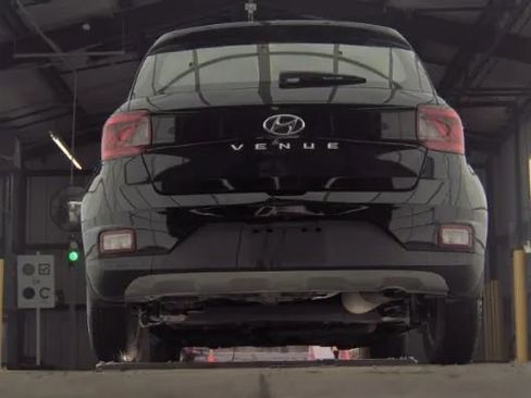 Used 2020 Hyundai Venue SEL w/ Convenience Package image 4