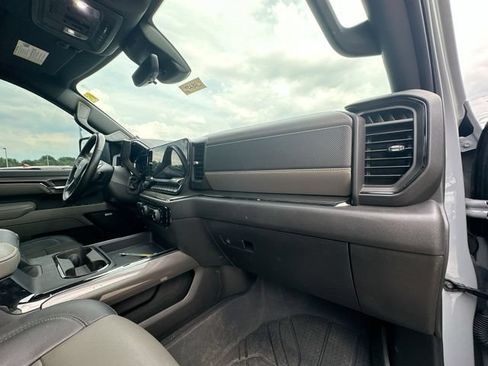 Used 2025 Chevrolet Silverado 2500 ZR2 w/ Technology Package AWD/4WD image 32
