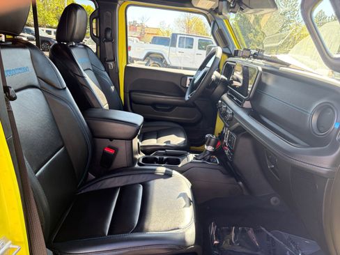 Used 2024 Jeep Wrangler Unlimited Rubicon 4xe AWD/4WD image 19