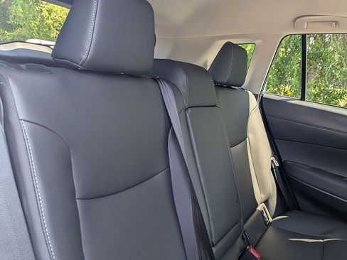 Certified 2025 Toyota Corolla Cross XLE w/ Convenience Package FWD image 31