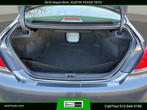 Used 2012 Toyota Avalon Limited image 35