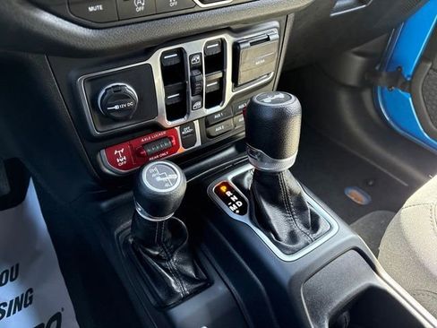 Used 2024 Jeep Wrangler Unlimited Sport AWD/4WD image 23