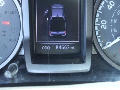 Used 2017 Toyota Tacoma TRD Off-Road AWD/4WD image 26